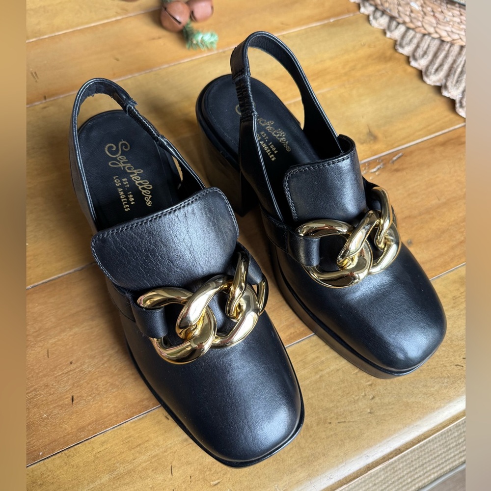 Seychelles heeled clogs